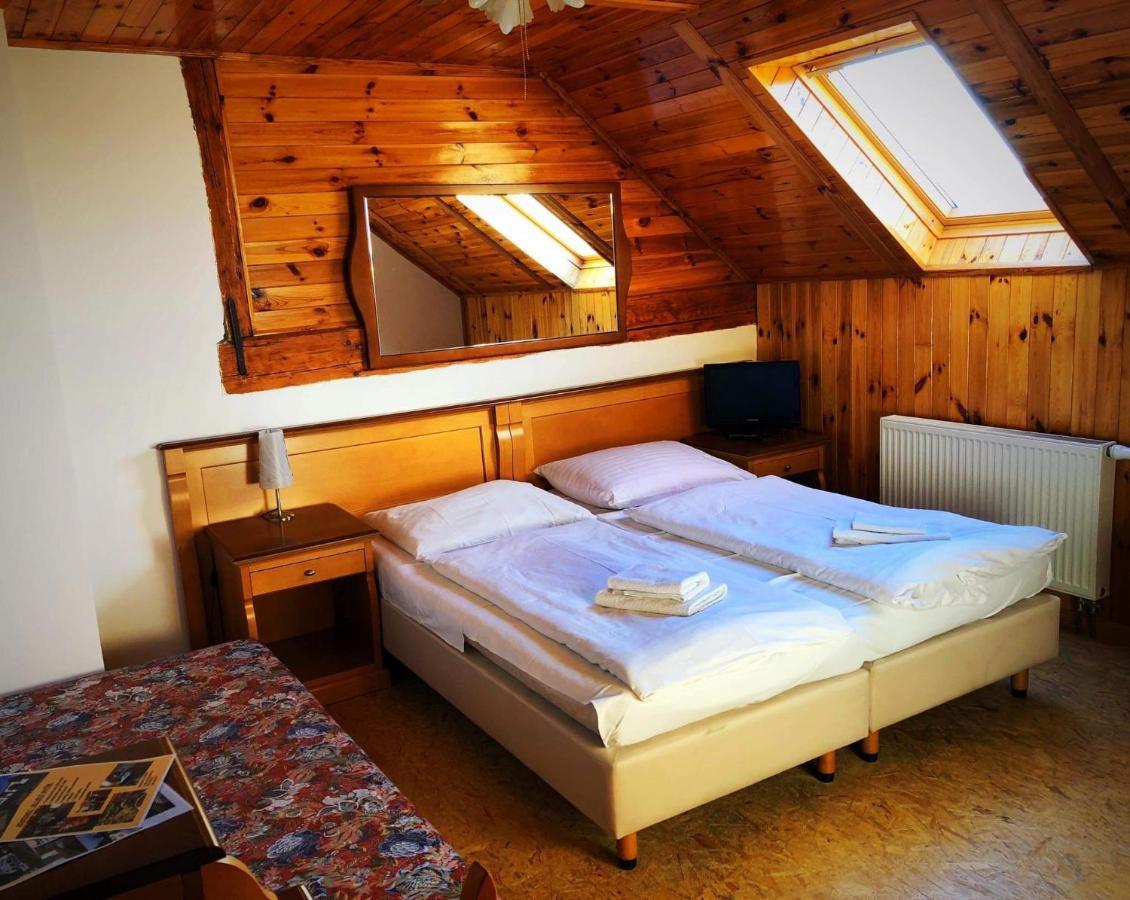 Hostinec Selsky Dvur Zbiroh Bagian luar foto