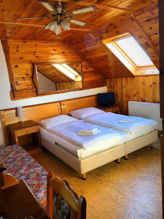 Hostinec Selsky Dvur Zbiroh Bagian luar foto