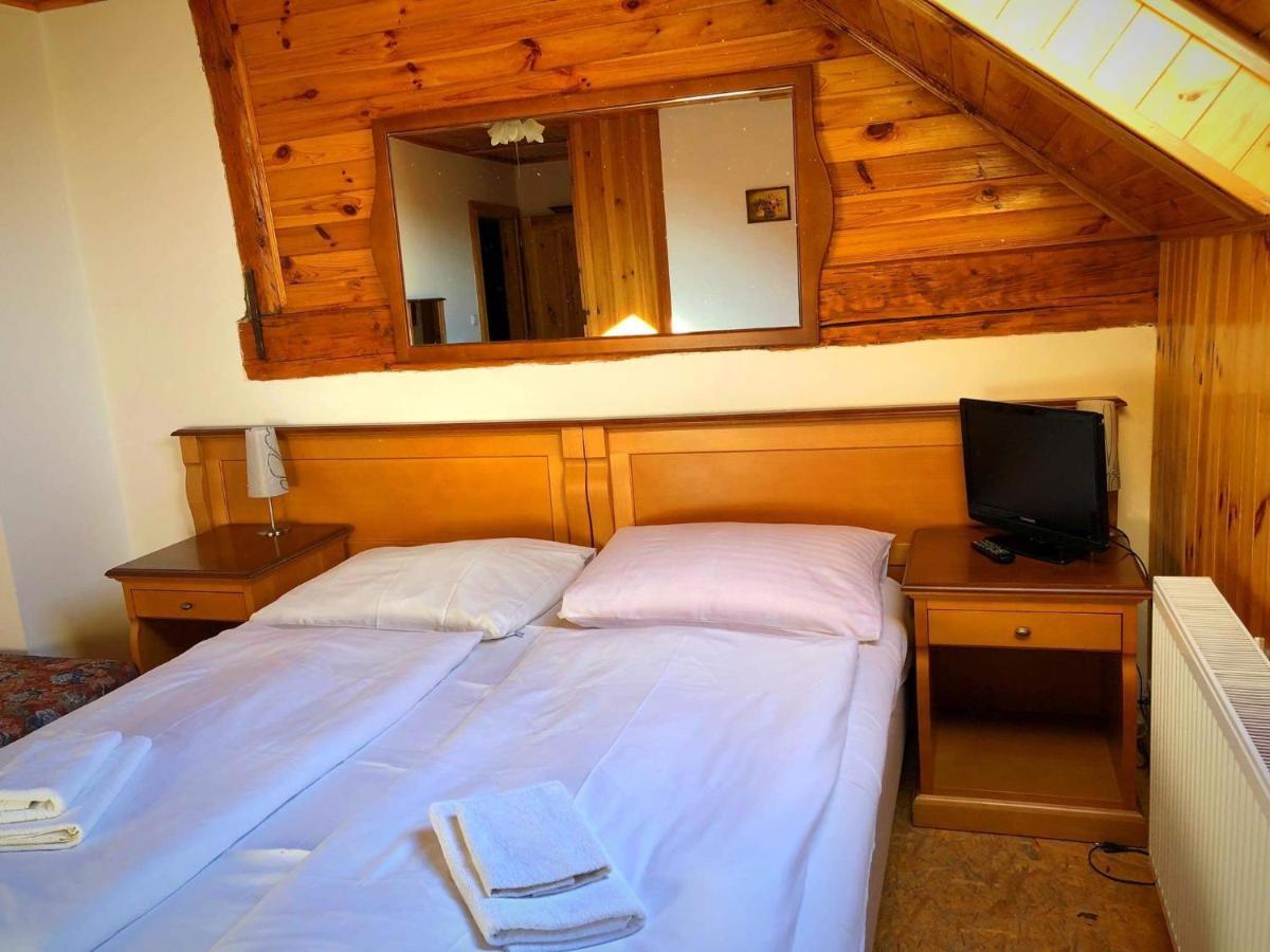 Hostinec Selsky Dvur Zbiroh Bagian luar foto